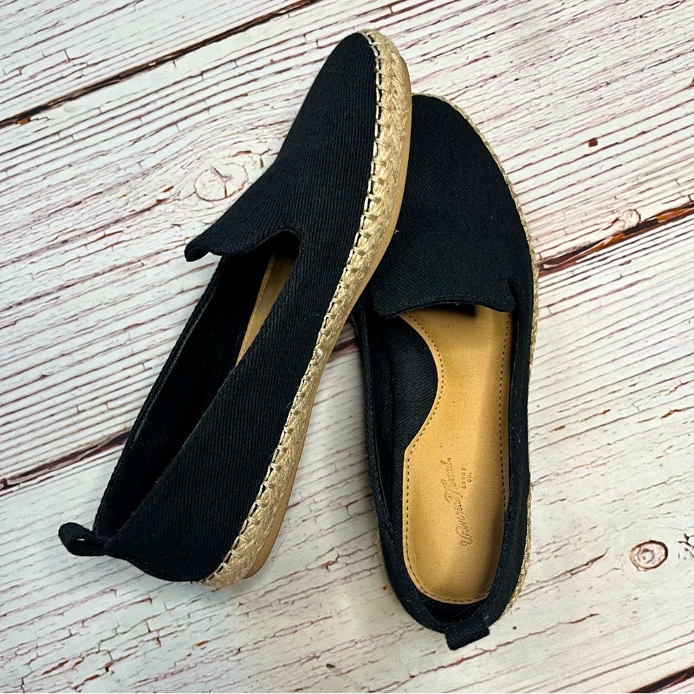 Universal Thread Riley Slip-Ons